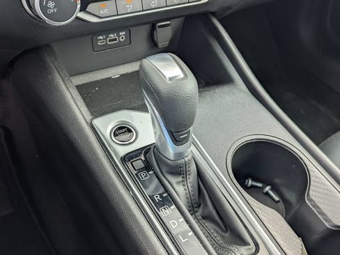 Used 2025 Nissan Altima 2.5 SV FWD image 14