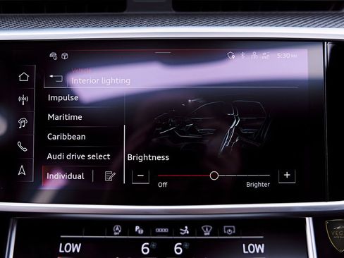 Used 2025 Audi RS 7 Performance AWD/4WD image 95