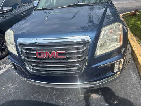 Used 2017 GMC Terrain SLT w/ Driver Alert Package I FWD image 2