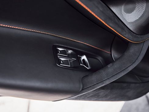 Used 2025 McLaren 750S Spider image 36