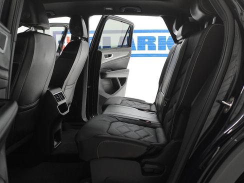 Used 2024 Volkswagen Atlas Cross Sport SE w/ Panoramic Sunroof Package FWD image 26