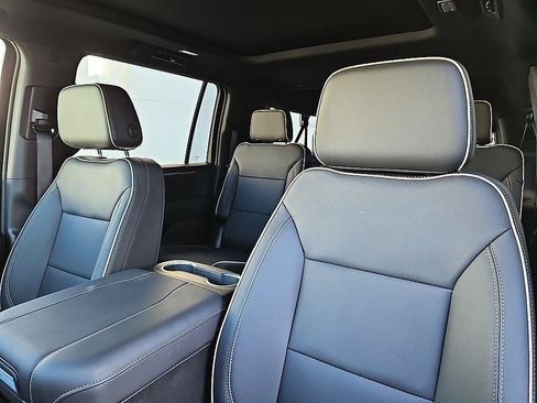 New 2026 Chevrolet Suburban Premier w/ Sun And Tow Package AWD/4WD image 16