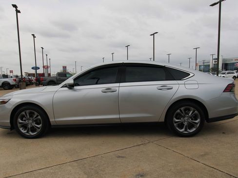 Used 2024 Honda Accord EX image 16