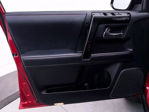 Used 2019 Toyota 4Runner TRD Off-Road Premium image 17