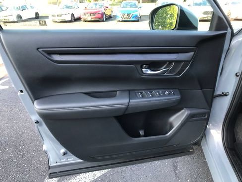 Certified 2025 Honda CR-V LX image 17