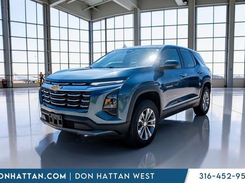 Used 2025 Chevrolet Equinox LT FWD image 23