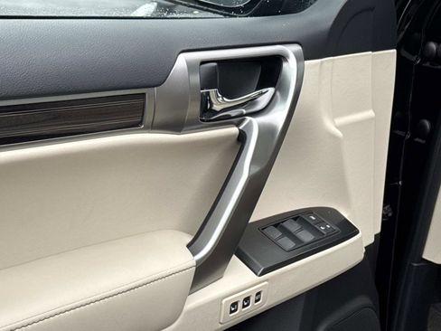 Used 2023 Lexus GX 460 Premium w/ Premium Plus Package image 18