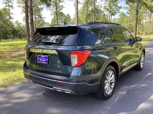 Used 2023 Ford Explorer XLT w/ Equipment Group 202A RWD image 5