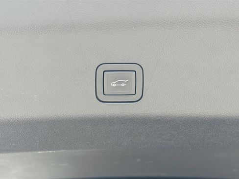 Used 2024 GMC Yukon AT4 w/ Technology Package AWD/4WD image 14