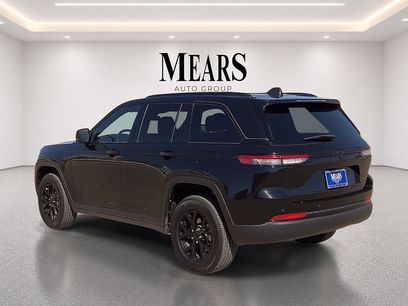 Used 2025 Jeep Grand Cherokee Altitude