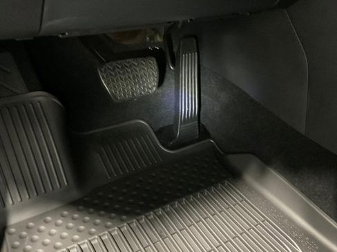 Certified 2025 Toyota RAV4 XLE image 38