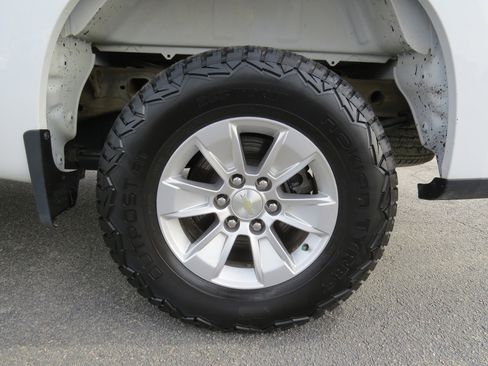 Used 2020 Chevrolet Silverado 1500 LT image 12