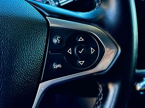 Used 2023 Chevrolet Traverse LT image 15