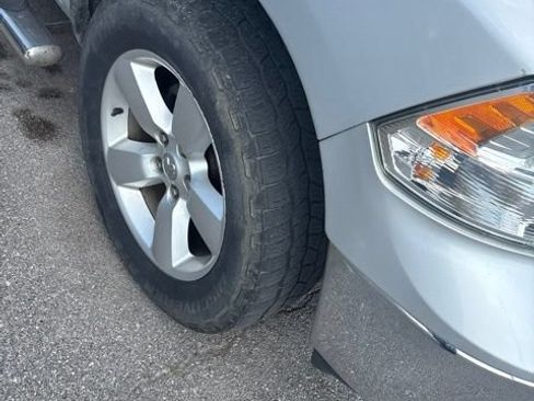 Used 2015 RAM 1500 Classic SLT AWD/4WD image 11