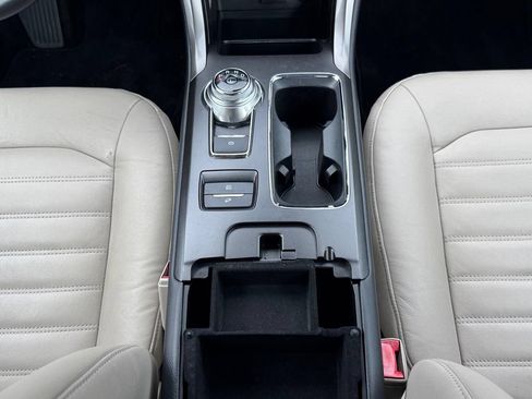 Used 2018 Ford Fusion SE w/ Equipment Group 602A FWD image 14