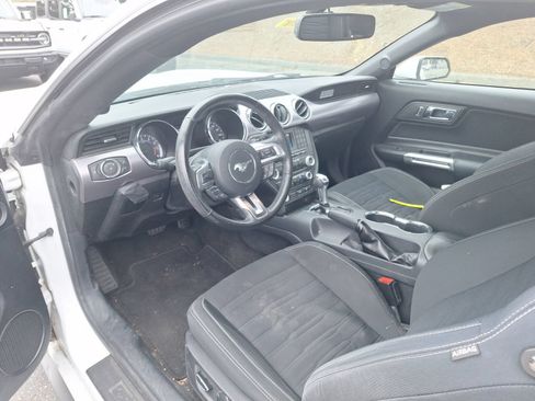 Used 2017 Ford Mustang Coupe RWD image 8