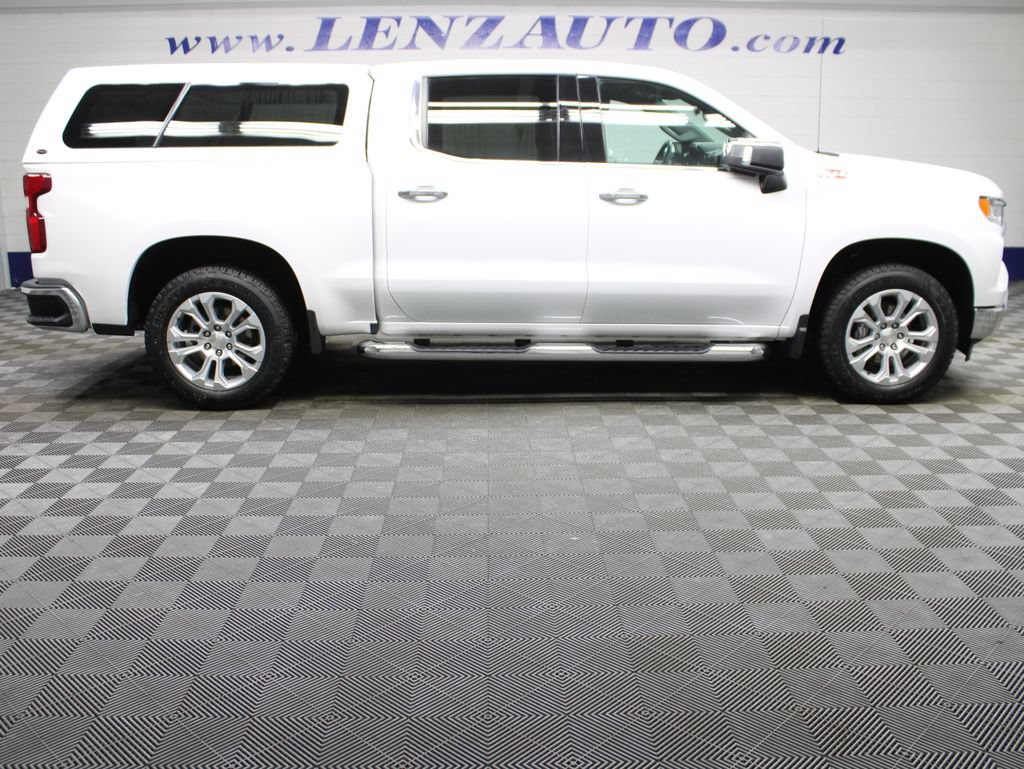 Used 2023 Chevrolet Silverado 1500 LTZ AWD/4WD image 2