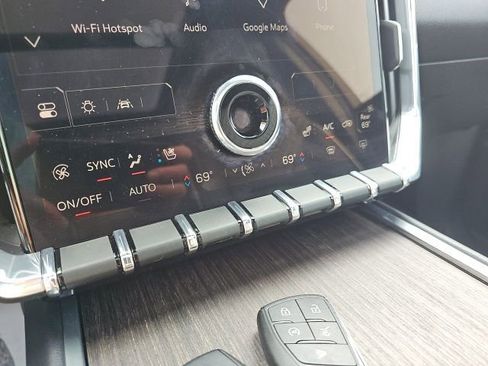 Certified 2024 GMC Acadia Denali w/ Super Cruise Package image 23