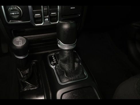 Used 2022 Jeep Wrangler Unlimited Sport image 25