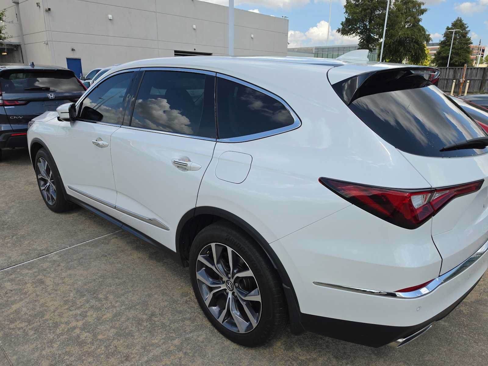 Used 2023 Acura MDX w/ Technology Package FWD image 6