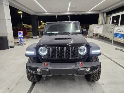 New 2025 Jeep Gladiator Mojave w/ Convenience Group image 9