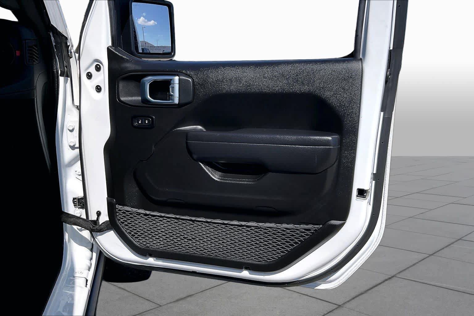 Used 2026 Jeep Wrangler Unlimited Rubicon AWD/4WD image 21