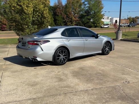 Used 2023 Toyota Camry SE w/ Convenience Package image 6