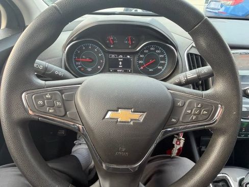 Used 2016 Chevrolet Cruze LT FWD image 18