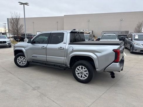 Used 2025 Toyota Tacoma 4x4 Double Cab image 4