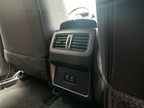 Used 2023 Nissan Rogue SV AWD/4WD image 19