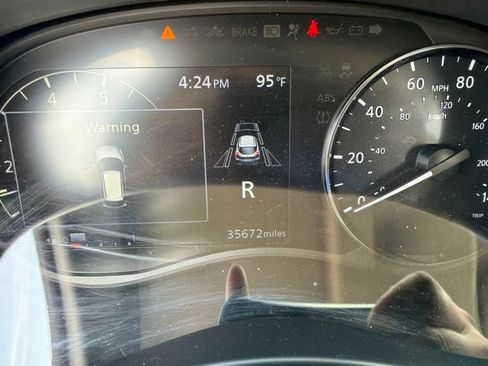 Used 2022 Nissan Kicks SR FWD image 18