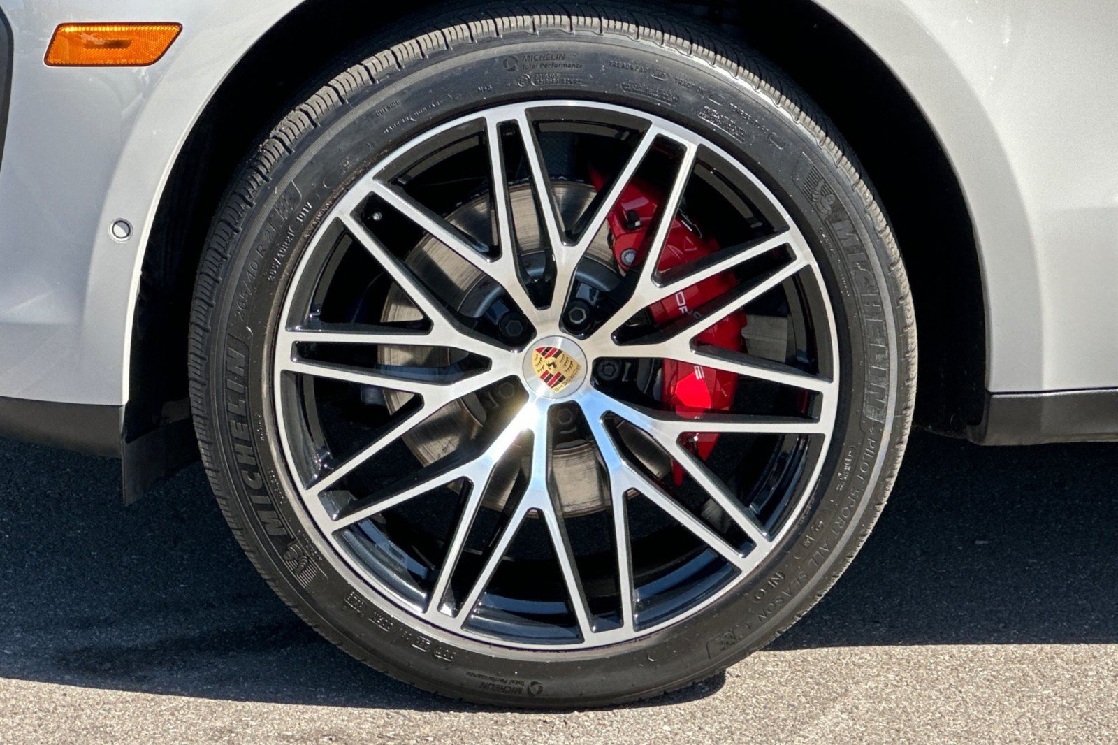 Certified 2023 Porsche Macan S AWD/4WD image 27