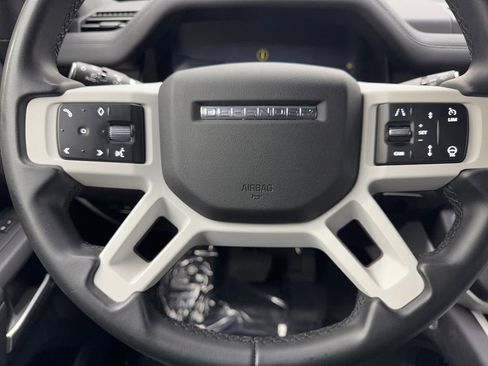 Used 2025 Land Rover Defender 110 S image 55