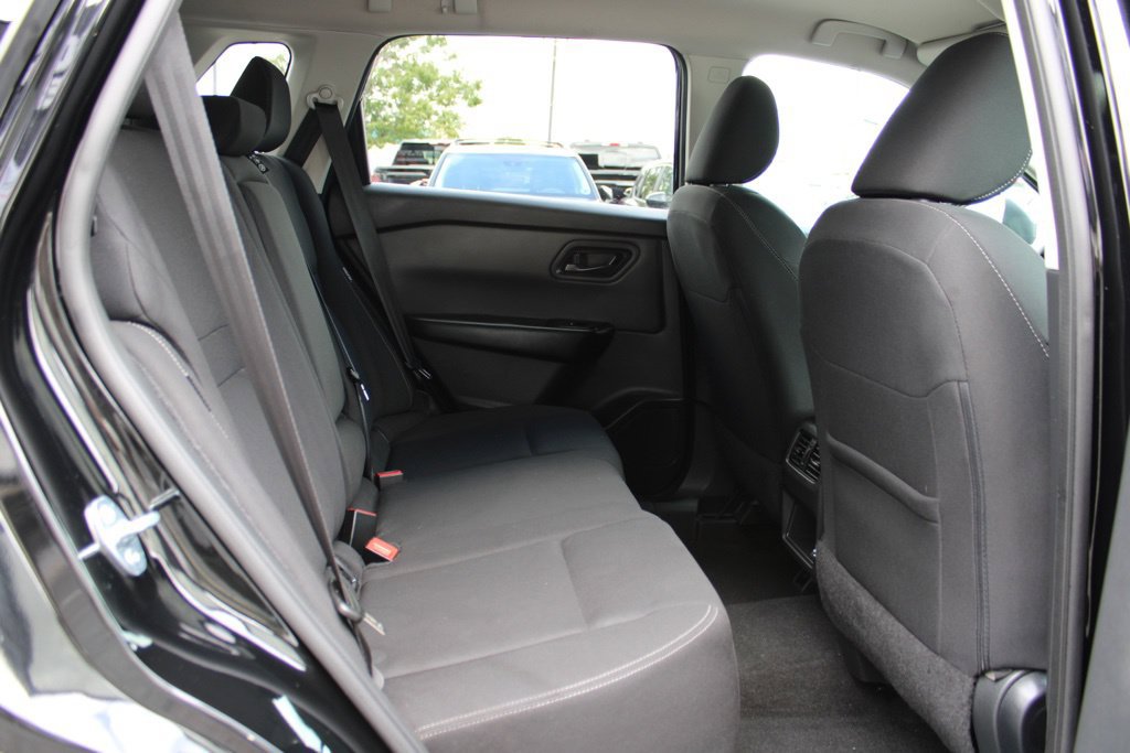 Used 2024 Nissan Rogue S AWD/4WD image 13