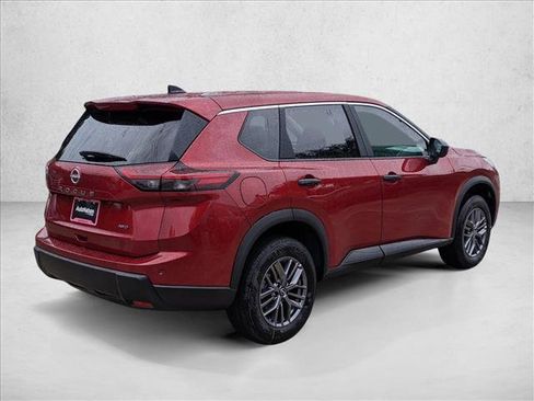 Used 2025 Nissan Rogue S image 2