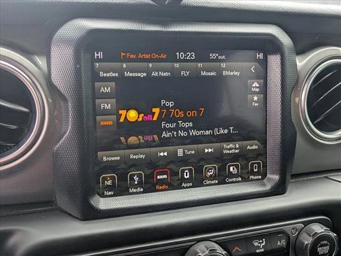 Used 2018 Jeep Wrangler Unlimited Sahara image 12