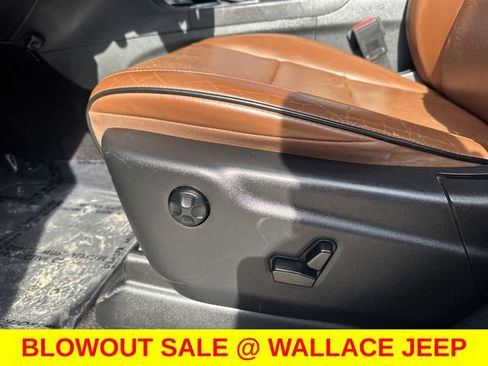 Used 2016 Jeep Grand Cherokee Summit w/ Platinum Series Group AWD/4WD image 22