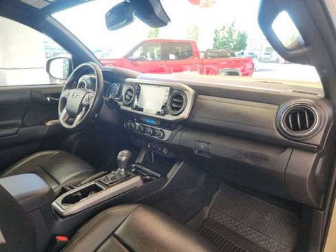 Certified 2020 Toyota Tacoma Limited AWD/4WD image 23