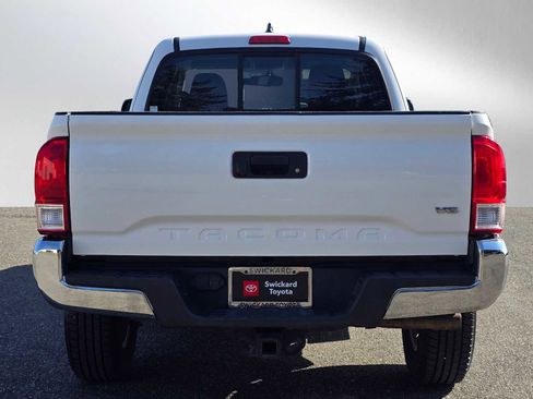 Certified 2016 Toyota Tacoma SR5 w/ SR5 Appearance Package (SN) image 6