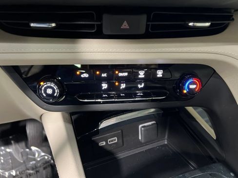 Used 2023 Buick Envision Preferred FWD image 27