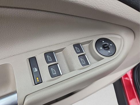 Used 2019 Ford Escape Titanium image 15