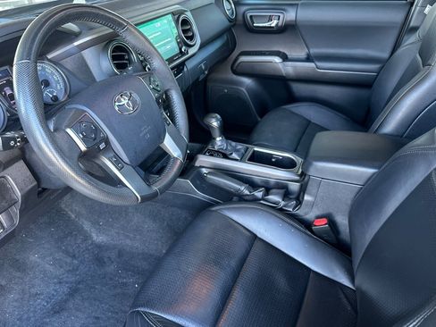 Used 2020 Toyota Tacoma TRD Off-Road w/ TRD Premium Off Road Package image 12