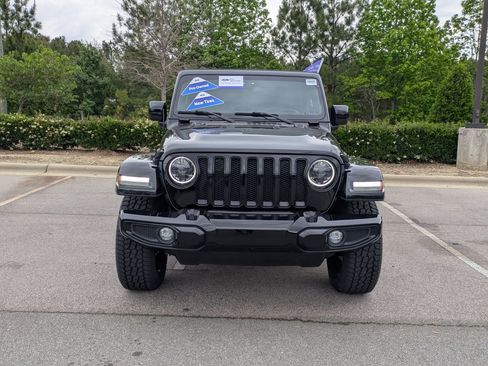 Used 2023 Jeep Wrangler Unlimited Sahara AWD/4WD image 9