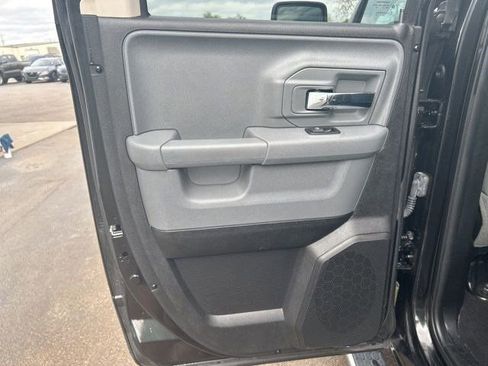 Used 2017 RAM 1500 Classic SLT w/ SLT Plus D￩cor Group AWD/4WD image 32