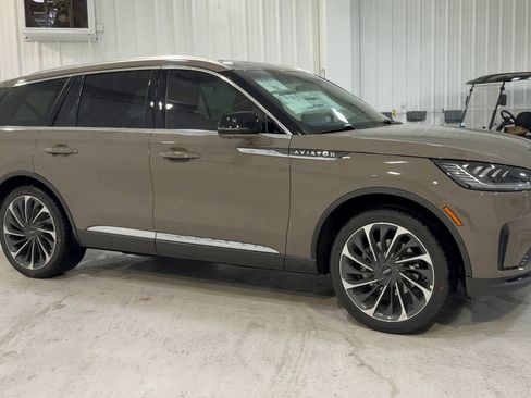 New 2026 Lincoln Aviator Reserve w/ Illumination Package image 3