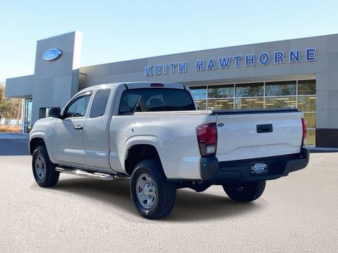 Used 2020 Toyota Tacoma SR RWD image 4