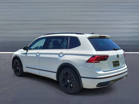 Used 2024 Volkswagen Tiguan SE R-Line FWD image 4