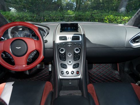 Used 2014 Aston Martin Vanquish Coupe image 19