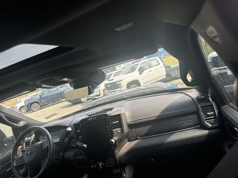 Used 2024 RAM 3500 Limited image 9