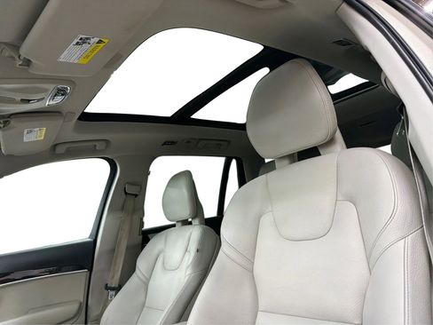 Used 2016 Volvo XC90 T6 Momentum w/ Momentum Plus Package image 21